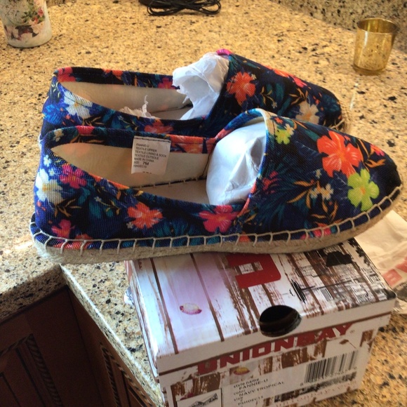 2xHP 💝Union bay Floral Hawaiian Espadrilles - Picture 6 of 6